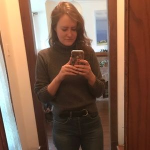 Meet your Posher, Maddie